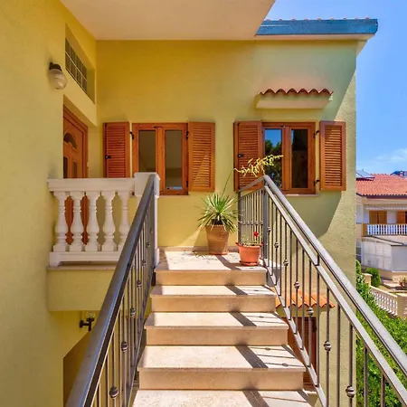 Apartment In 41700 Selce