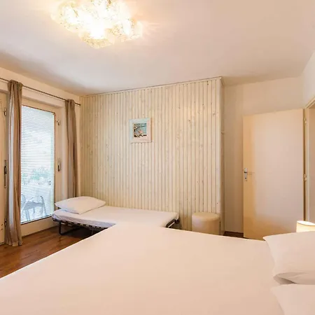 In 41700 Apartment *