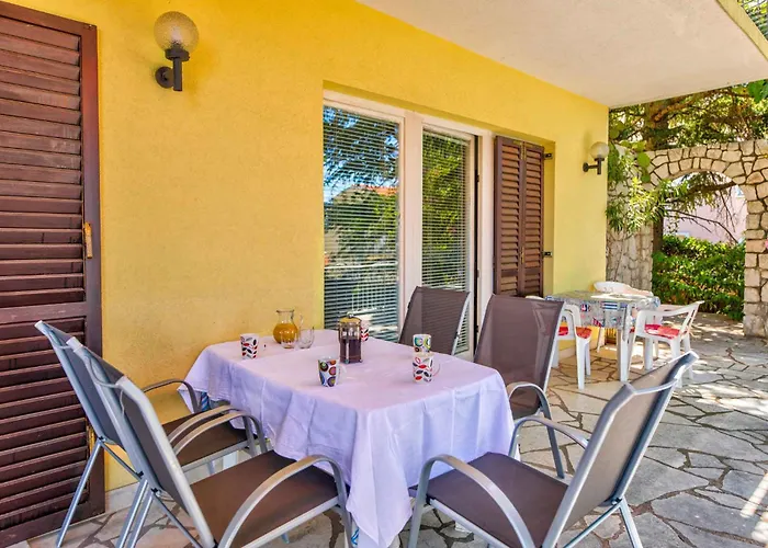 Apartment In 41700 Selce
