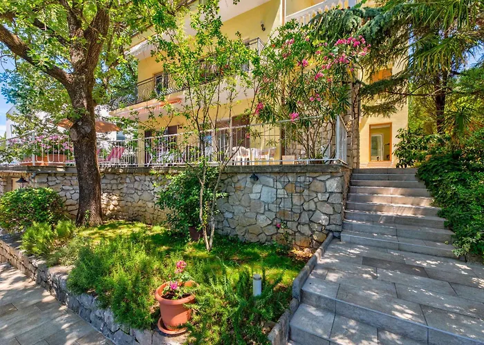 In 41700 Apartment Selce